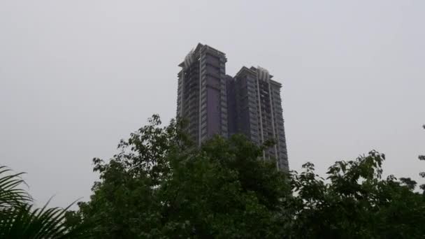 Gebäude bei trübem Wetter in Macau — Stockvideo