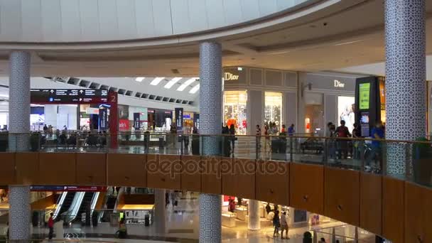 Centro comercial en la ciudad de Dubai — Vídeo de stock