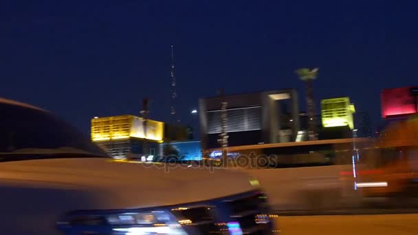 Dubai cidade iluminada à noite — Vídeo de Stock