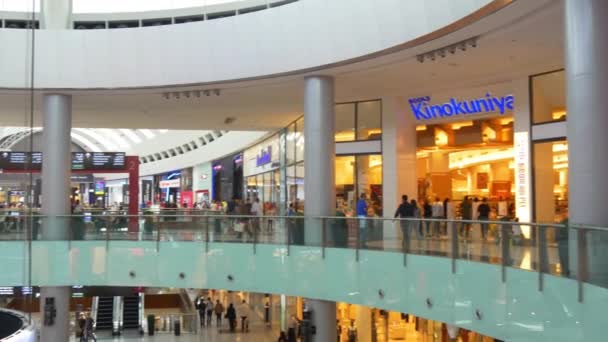 Centro comercial en la ciudad de Dubai — Vídeo de stock