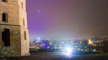 Geceleri aydınlatılan Vilnius şehir