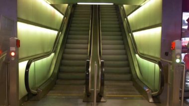 Zürih hauptbahnhof tren metro istasyonu