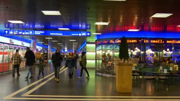 Zurich hauptbahnhof estación de metro ferroviario — Vídeos de Stock