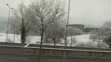 Tren yolculuğa Zürih banliyösünde