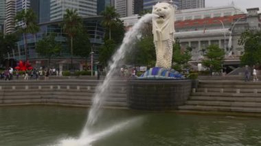 ünlü merlion çeşme