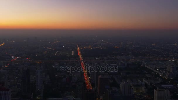 Légi felvétel Bangkok városának naplementekor — Stock videók