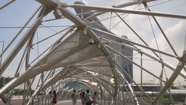 Uitzicht op de brug in het centrum van Singapore — Stockvideo