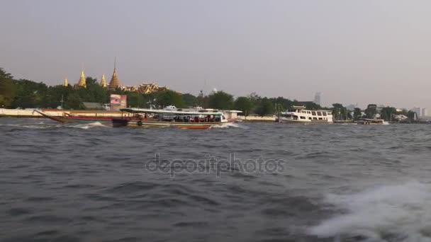 De straten van de stad van Bangkok uit water — Stockvideo