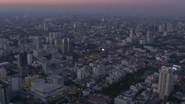 Ripresa aerea della città di Bangkok al tramonto — Video Stock