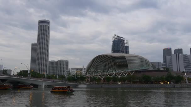 Перегляд моста в центрі міста Сінгапуру — стокове відео