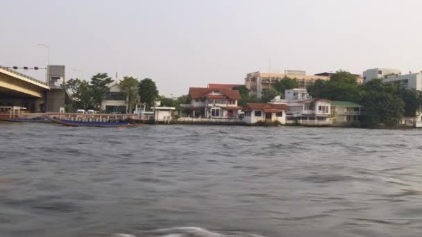 De straten van de stad van Bangkok uit water — Stockvideo