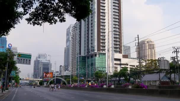 曼谷城市有人群的街道 — 图库视频影像