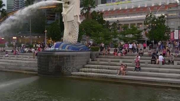 著名的鱼尾狮喷泉 — 图库视频影像
