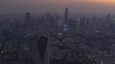 gün batımında Bangkok şehrinin hava atış