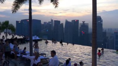 ünlü marina bay sands hotel