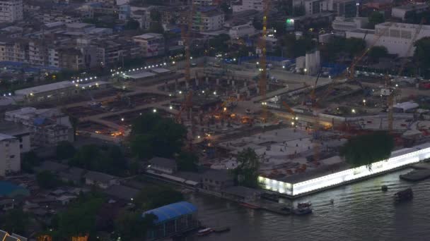 Воздушная съемка города Бангкока ночью — стоковое видео