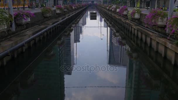 Bangkok stad straten met mensen — Stockvideo