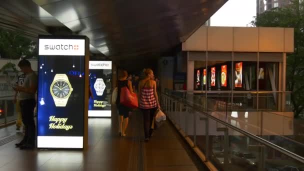 Centro comercial en la ciudad de Hong Kong — Vídeos de Stock