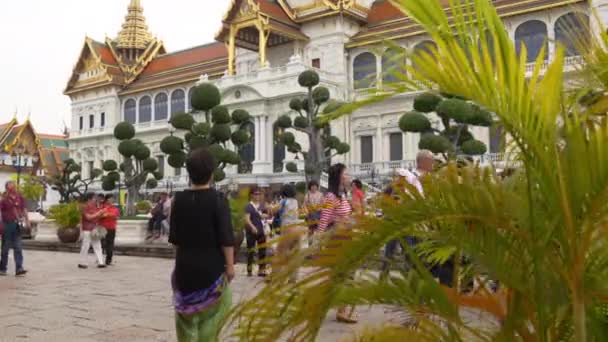 Bangkok stadsgator med människor — Stockvideo