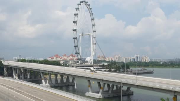 Bahía Marina de Singapur con noria — Vídeos de Stock