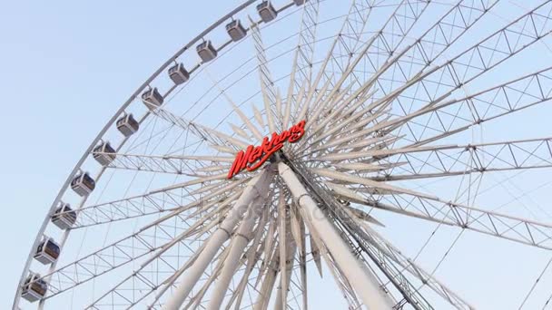 Ferris wheel in Bangkok city — Stock Video
