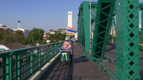 Bangkok stad straten met mensen — Stockvideo