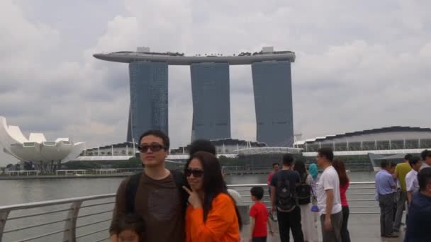 Marina bay sands mall hotel — Stockvideo