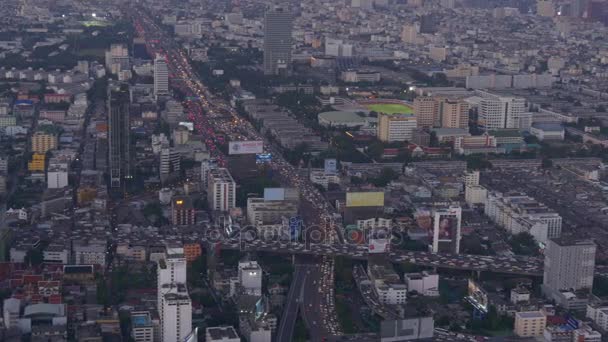 Luftaufnahme der Stadt Bangkok bei Sonnenuntergang — Stockvideo