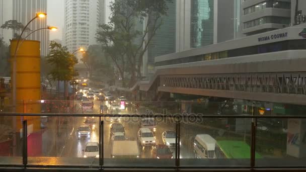 Ciudad de Hong Kong en días lluviosos — Vídeo de stock