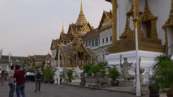 Bangkok város utcáin emberekkel — Stock videók