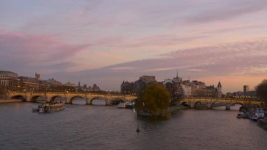 Paris 'te Seine nehri 