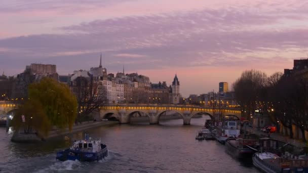 Rzeka Sekwana w Paryżu — Wideo stockowe