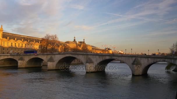 Rzeka Sekwana w Paryżu — Wideo stockowe