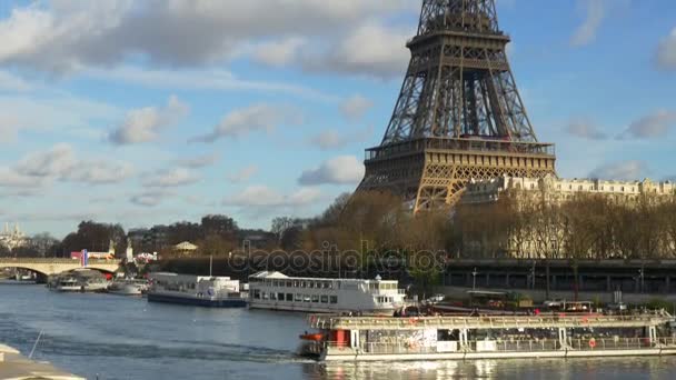 Vista aérea da Torre Eiffel — Vídeo de Stock