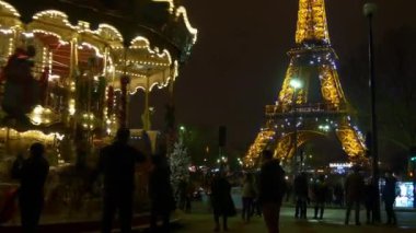 Paris 'teki Eyfel Kulesi