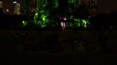 bay gece bahçelerle