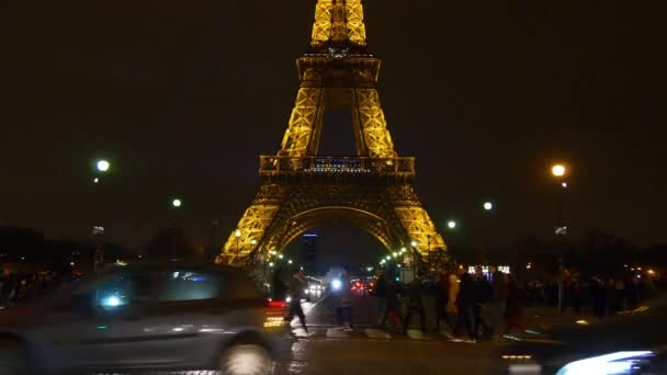 Torre Eiffel en París — Vídeo de stock