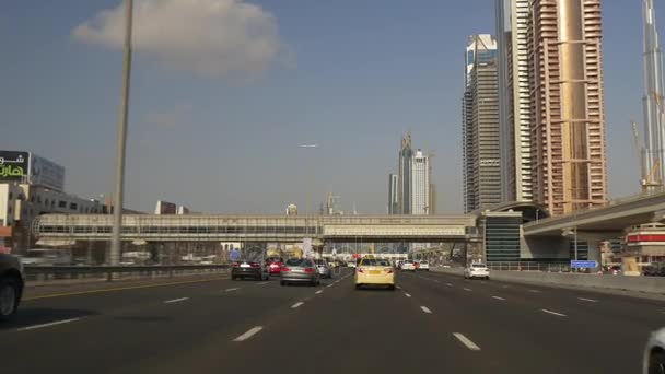 Traffic of dubai marina bay — Stock Video