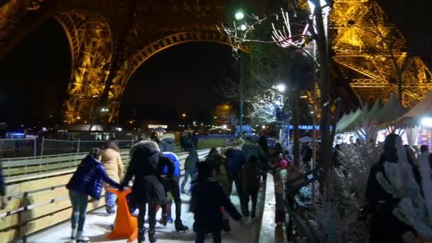 Paris 'teki Eyfel Kulesi — Stok video