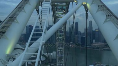 Singapur Marina Bay dönme dolap ile