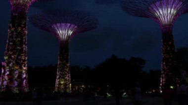 bay gece bahçelerle