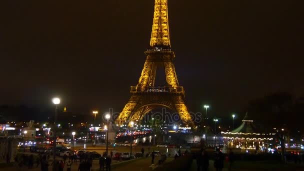 Paris 'teki Eyfel Kulesi — Stok video