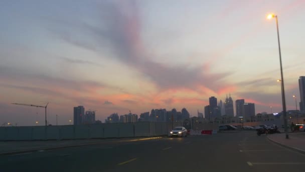 Движение в бухте Дубай Марина — стоковое видео