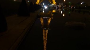 Paris 'teki Eyfel Kulesi