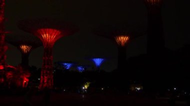 bay gece bahçelerle