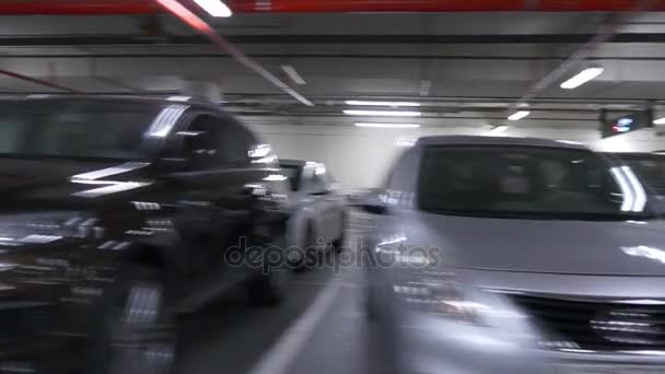 Parkingu podziemnego, w Dubaju — Wideo stockowe