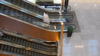 Dubal alışveriş merkezi 