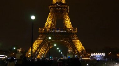 Paris 'teki Eyfel Kulesi