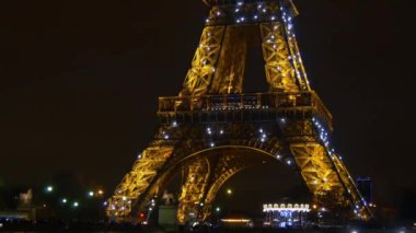 Paris 'teki Eyfel Kulesi