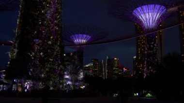 bay gece bahçelerle